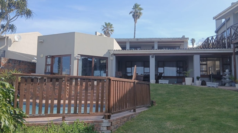 9 Bedroom Property for Sale in Winterstrand Eastern Cape